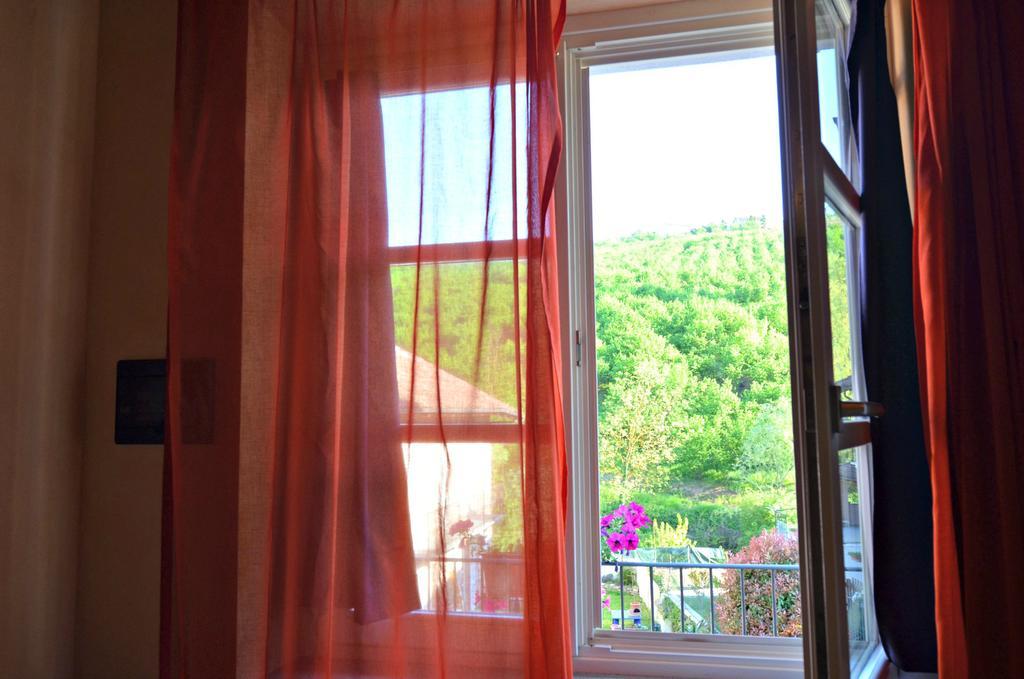 Gasthaus Cascina Il Convivio Diano dʼAlba Zimmer foto