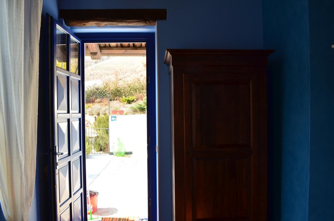 Gasthaus Cascina Il Convivio Diano dʼAlba Exterior foto